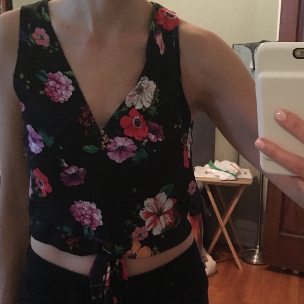 Zara black floral sleeveless crop top - Picture 3 of 4